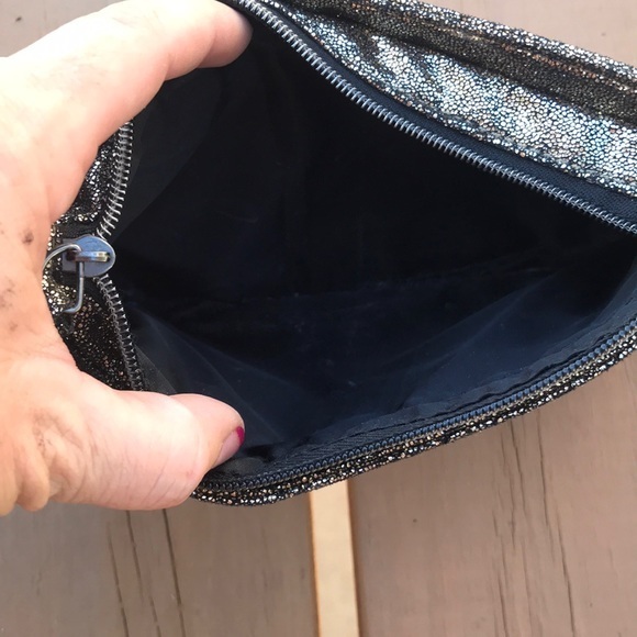 ⭐️Victoria’s Secret makeup bag - Picture 3 of 4